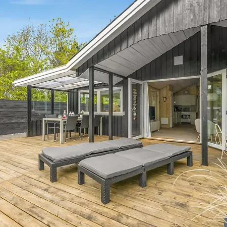 Vakantiehuis Irma - 300m From The Sea By Interhome