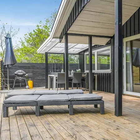 Irma - 300m From The Sea By Interhome