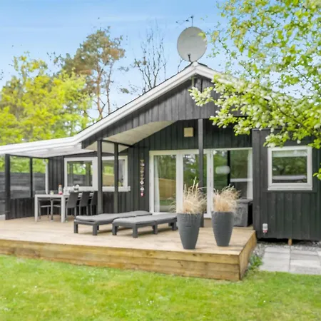 Irma - 300m From The Sea By Interhome *
